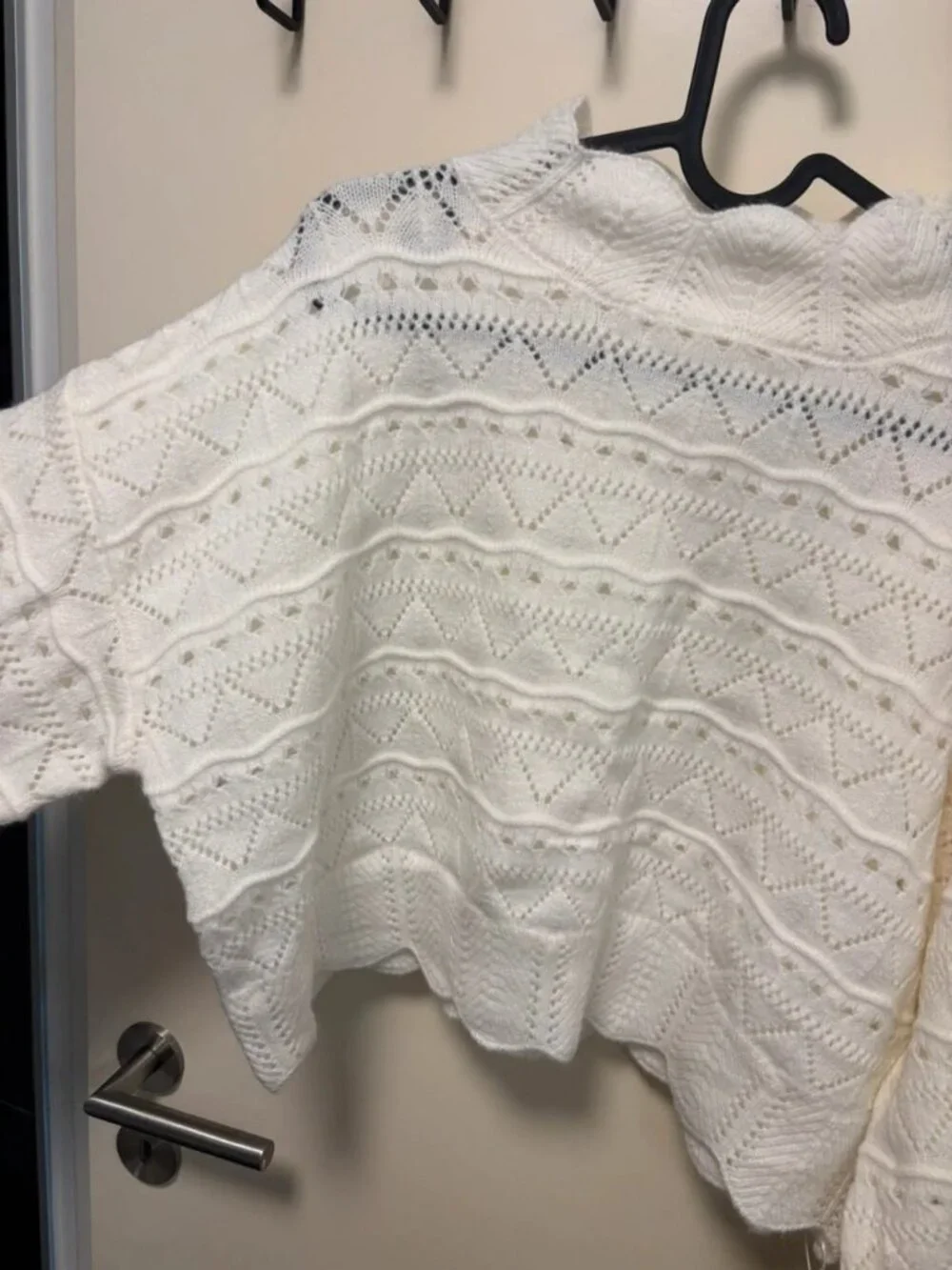 White Knit Cropped Sweater Size M